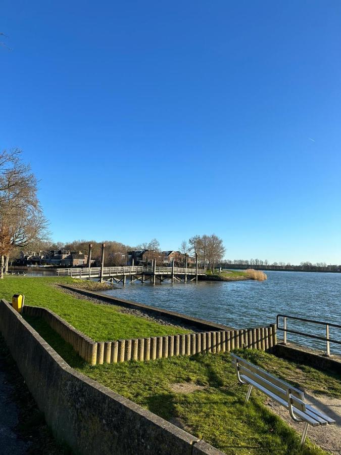 Studio Aan De Maas Apartamento Zwijndrecht Exterior foto